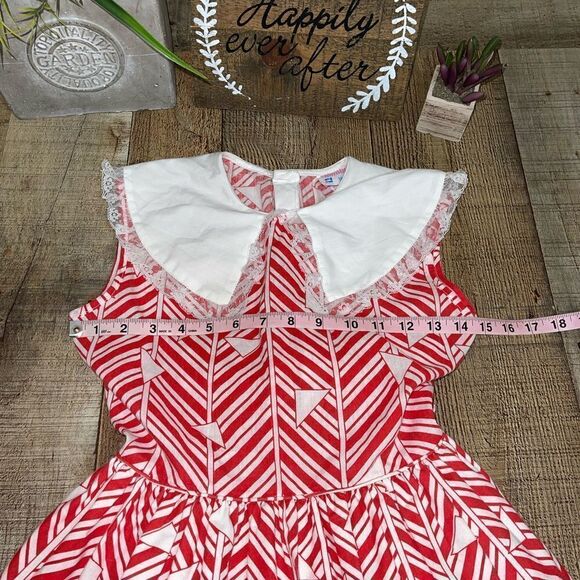 Martha's Miniatures We're Fussy VTG 80s Red Dress Sz 10 Lace Collar Bells. - Picture 7 of 7